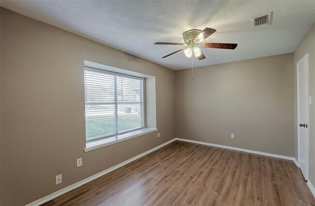 Building Photo - 18830 Pine Trace Ct
