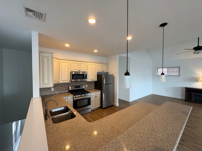 Foto del edificio - 4524 Edgemont St