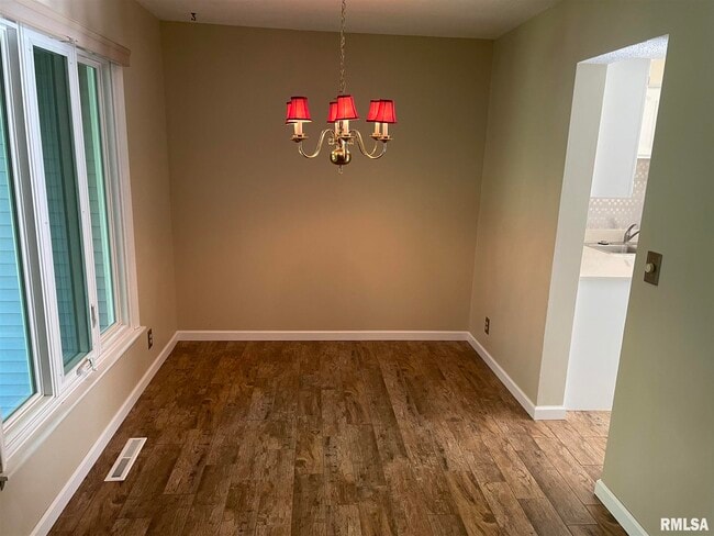 Building Photo - 3052 Parkwild Dr