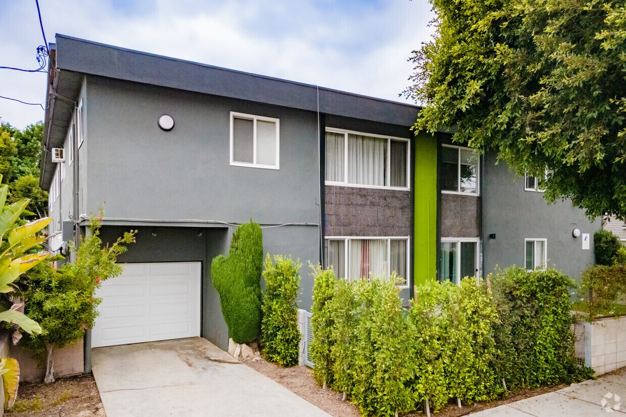 Foto principal - 909 W Beach Ave