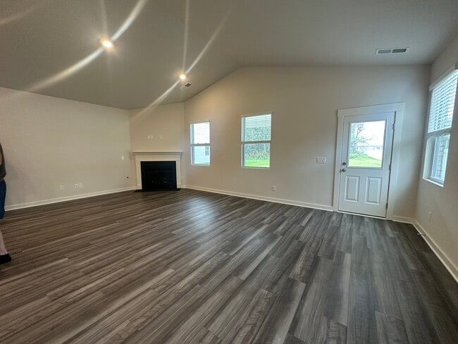 Building Photo - 870 Nightingale Ave