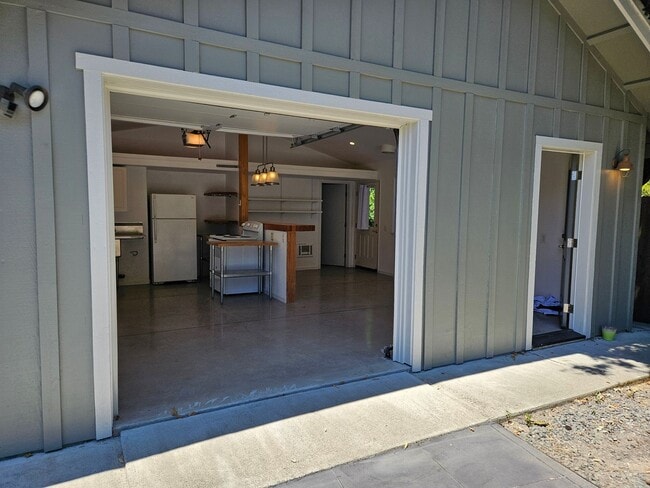 Building Photo - 4317 Raymonde Way