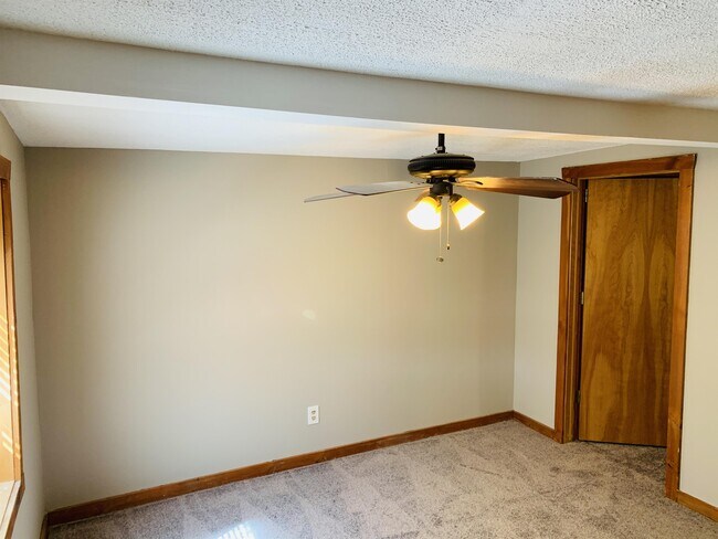 Building Photo - 7609 N 60th St