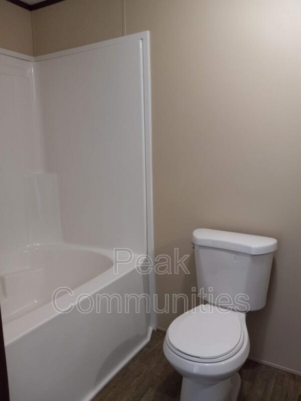 Foto del edificio - 566 Shady Brook Hts