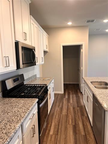 Building Photo - 900 Portina Dr