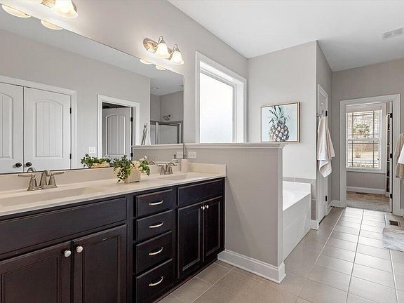 Building Photo - Build Equity While Leasing - Lease and Own...