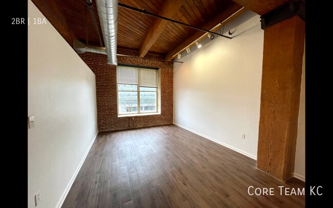 Foto del edificio - 204 W 5th St