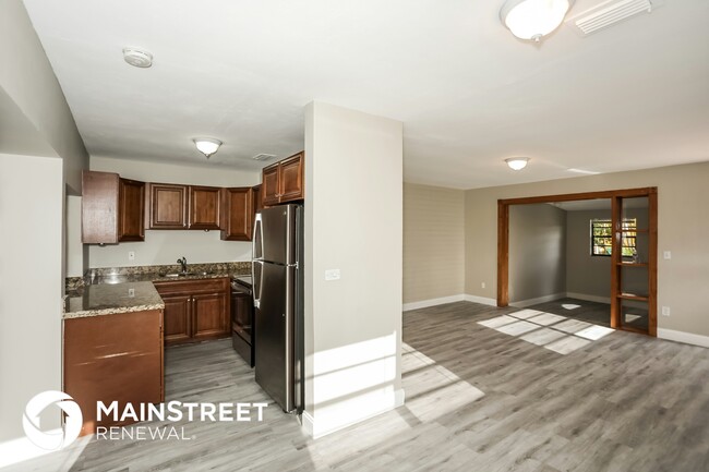 Building Photo - 5835 SW 117th Ave