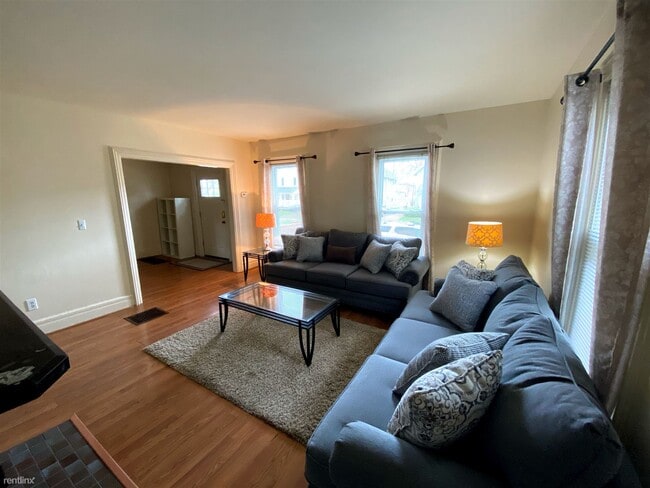 Building Photo - 4 br, 1.5 bath House - 909 Sybil St 909 Sybil