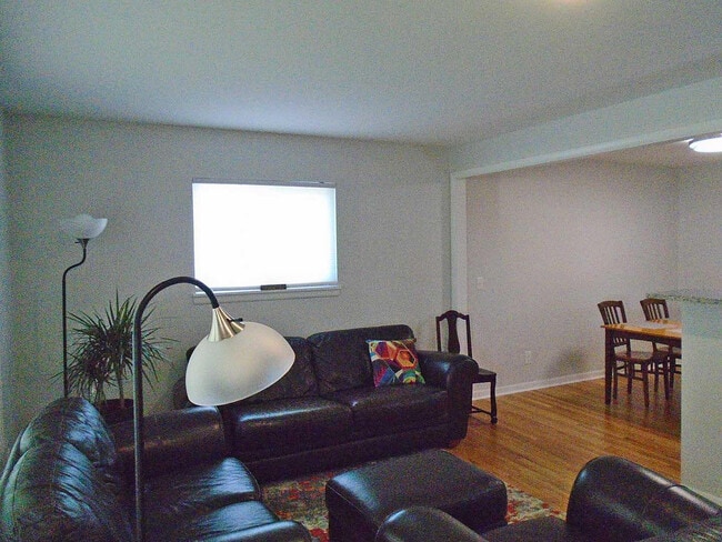 Building Photo - 616 Leona Dr