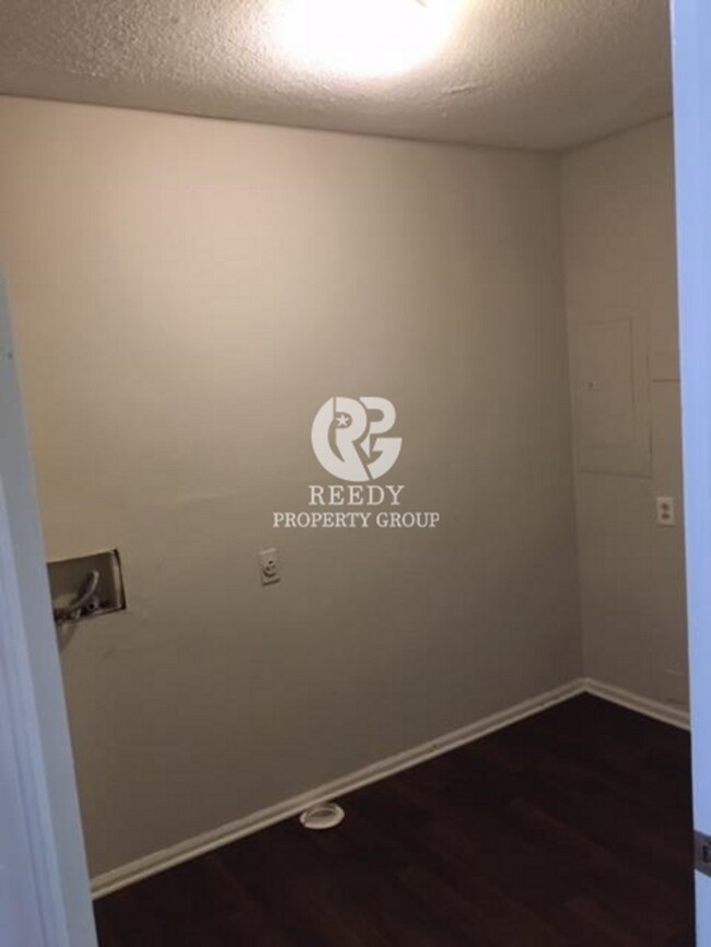 Foto del edificio - 105 E Terrace Dr