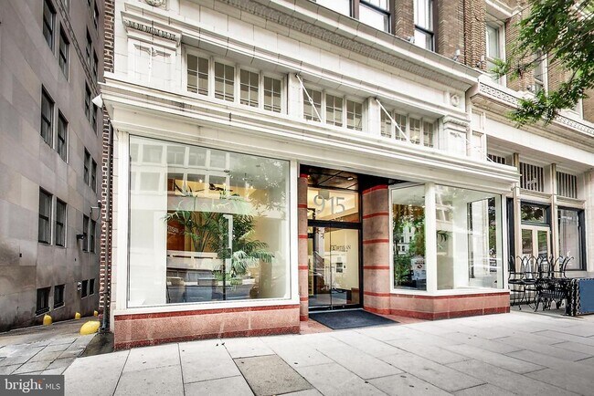 Foto del edificio - 915 E St NW