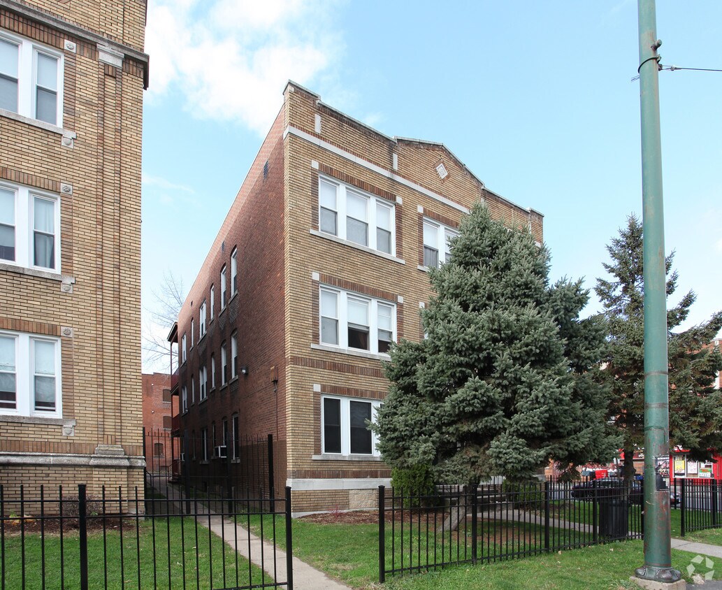 Building Photo - 2367 Main St