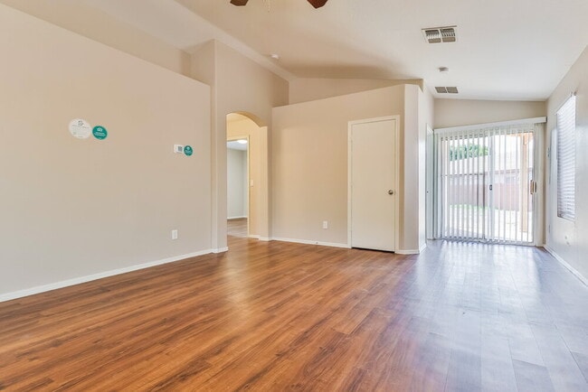 Building Photo - 115 N Ramada Cir