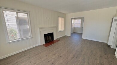 Building Photo - 4134-4133 4