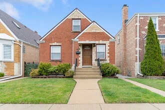 Building Photo - 3519 N Opal Ave