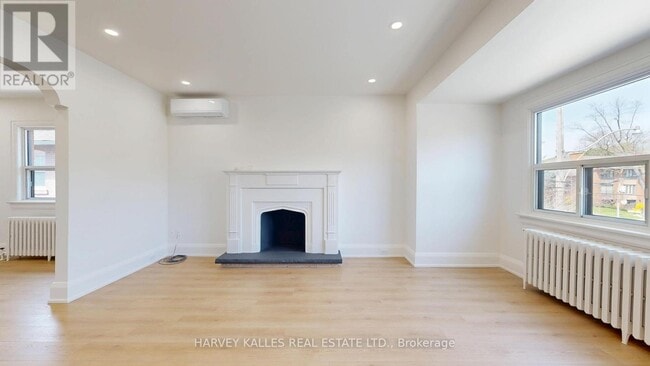 Building Photo - 1216 Avenue Rd