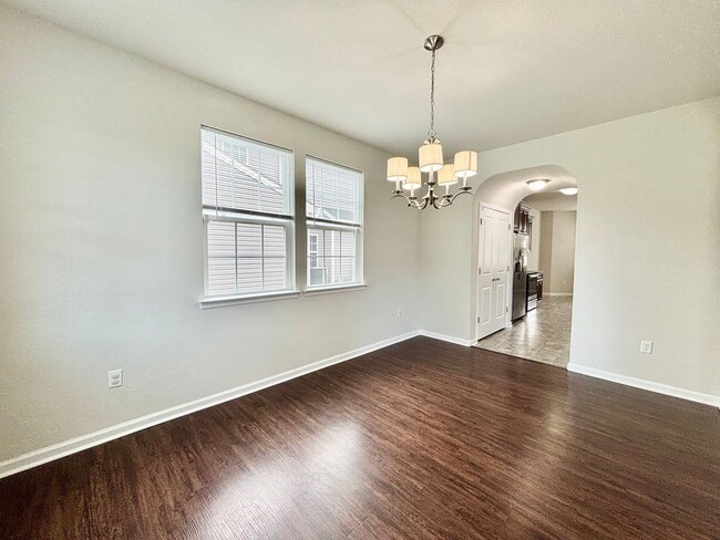 Building Photo - Beautiful 4 Bedroom Home In Chesapeake!