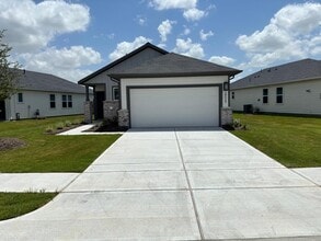 Building Photo - 18023 Lasso Mls Dr
