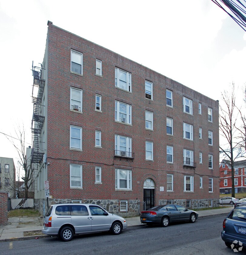 Primary Photo - 6 Madison St