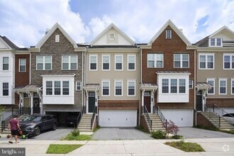 Building Photo - 2038 Twisted Oak Pl