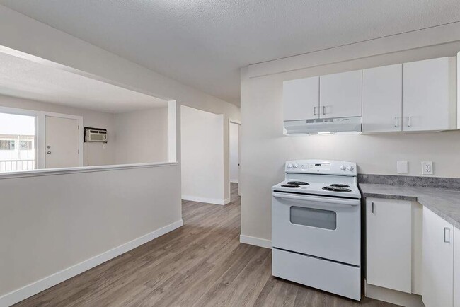 Photo du bâtiment - MacKenzie Manor