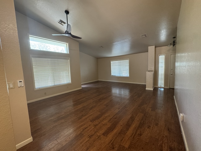 Building Photo - 7692 E Dayview Cir