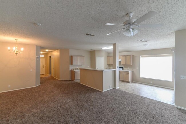 Building Photo - 104 Quail Run Dr