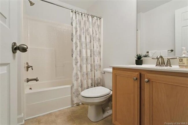 Building Photo - New Town 3 Bedroom, 3.5 Bath Townhome