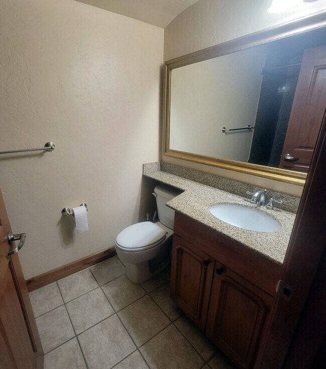 Foto del edificio - 840 Bigler Ln