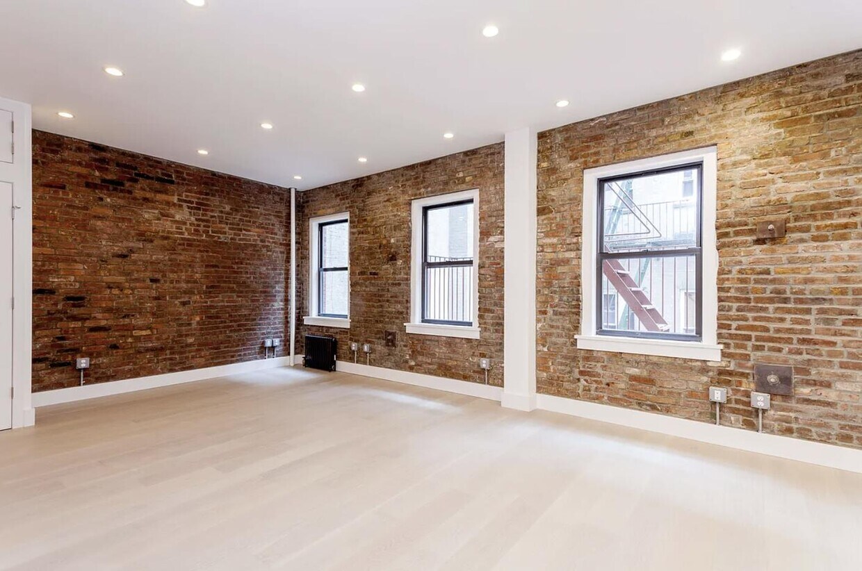 239 Mulberry St Unit 4R, New York, NY 10012 Room for Rent in New