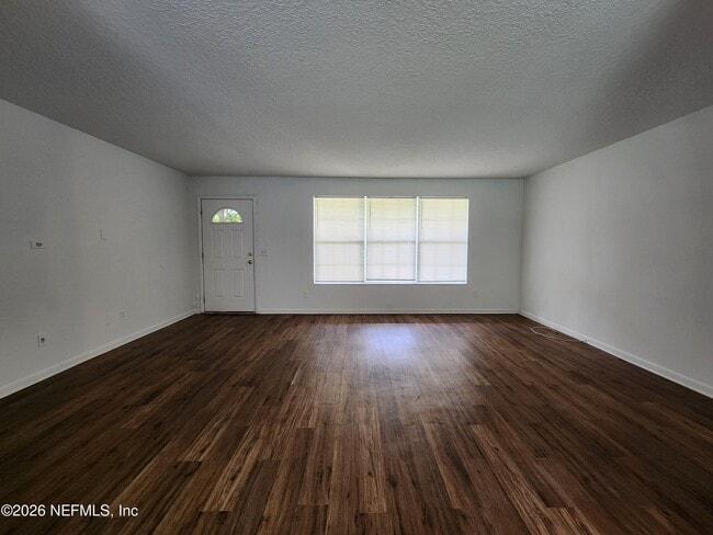 Building Photo - 1721 Hawaii Dr E