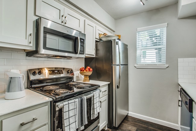 Building Photo - Weston Medical Center Apartments