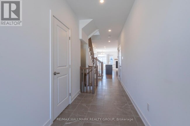 Building Photo - 853 Solarium Ave