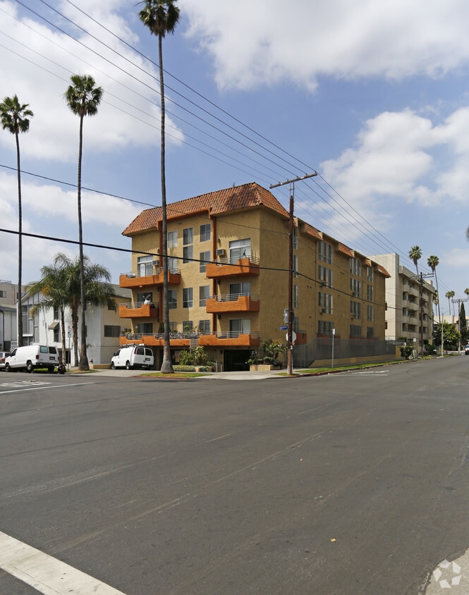 Primary Photo - Villa Cortina Apartments