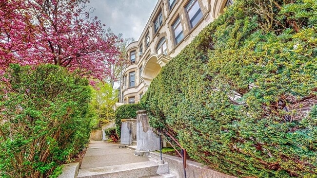 Building Photo - 33 Westbourne Ter