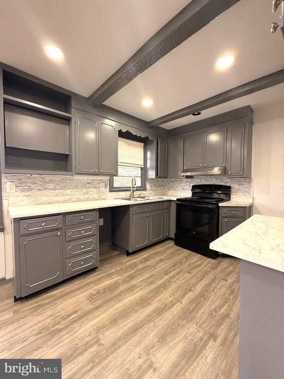 Foto principal - 17727 Crest Dr