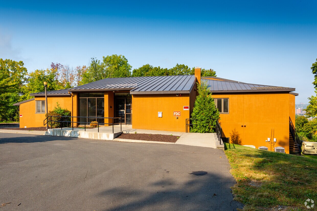 Falls Edge Apartments Apartments Rensselaer, NY