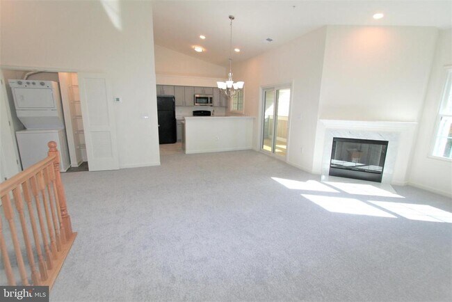 Building Photo - 14225 Jib St