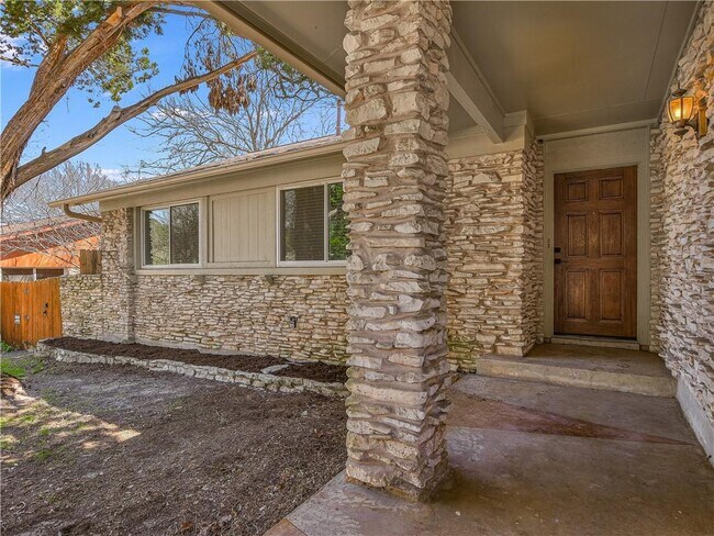 Foto del edificio - 11711 Oak Knoll Dr