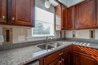 Building Photo - 2601 Rosedale St