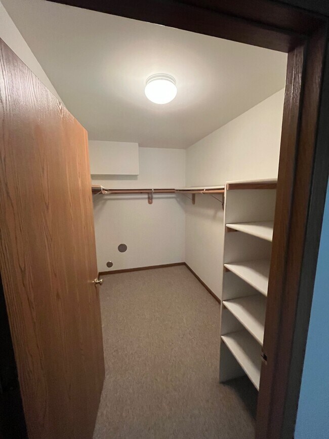 Stoneridge Apartments Apartments in Elkhorn, WI