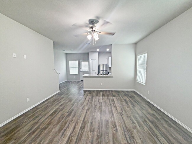Building Photo - 254 Marigold Pl