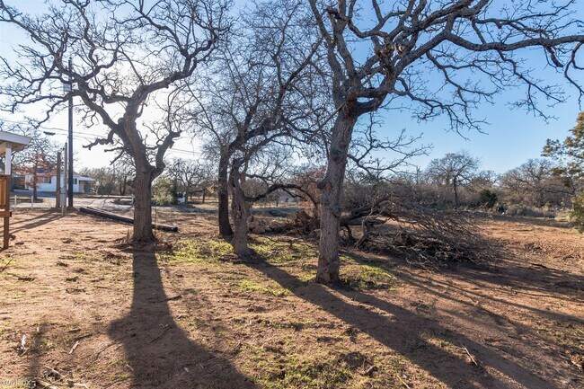Building Photo - 3 br, 2 bath Mobile Home - 217 East Castle...