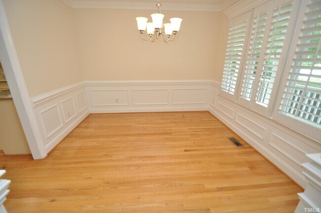 Foto del edificio - 2000 Charlion Downs Ln