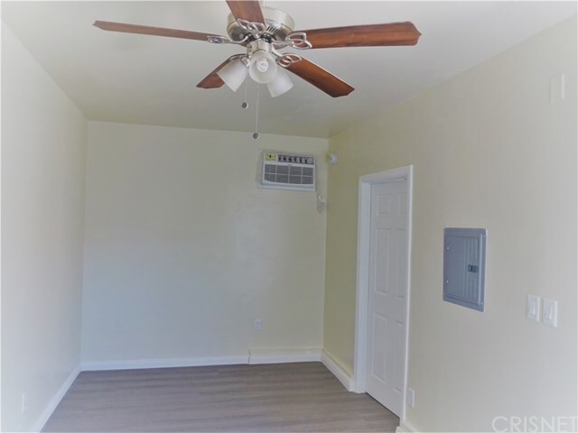 Foto del edificio - 9313 Arleta Ave
