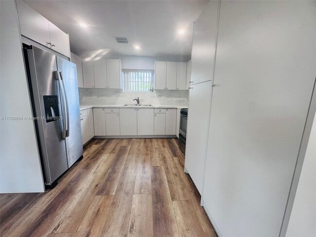Foto del edificio - 311 SW 49th Ave