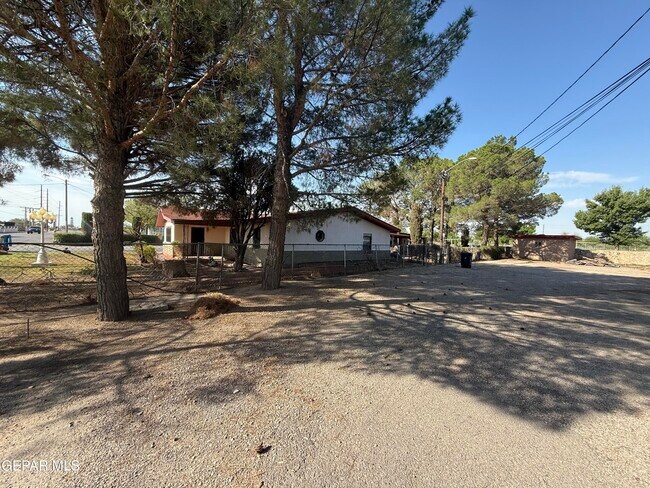 Building Photo - 10650 Socorro Rd