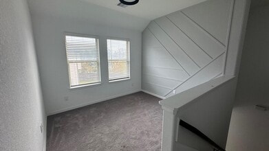 Building Photo - 975 Lars Trek Trail