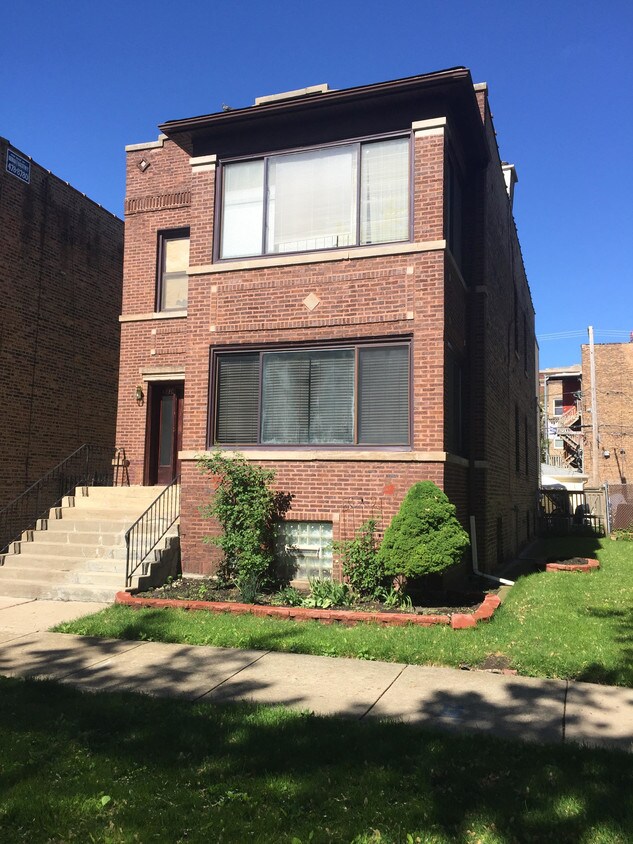 2 Flat Building #1 fl - 4220 N Francisco Ave